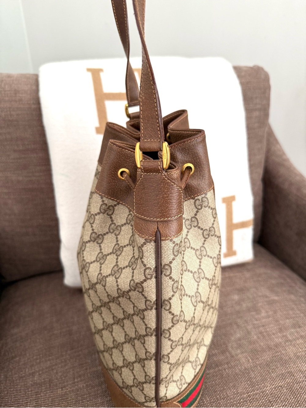 Gucci authentic brown monogram coated canvas Bucket Bag brown leather - Picture 16 of 16